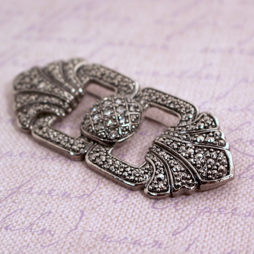Avon Marcasite Bold Romance Silver Tone Brooch